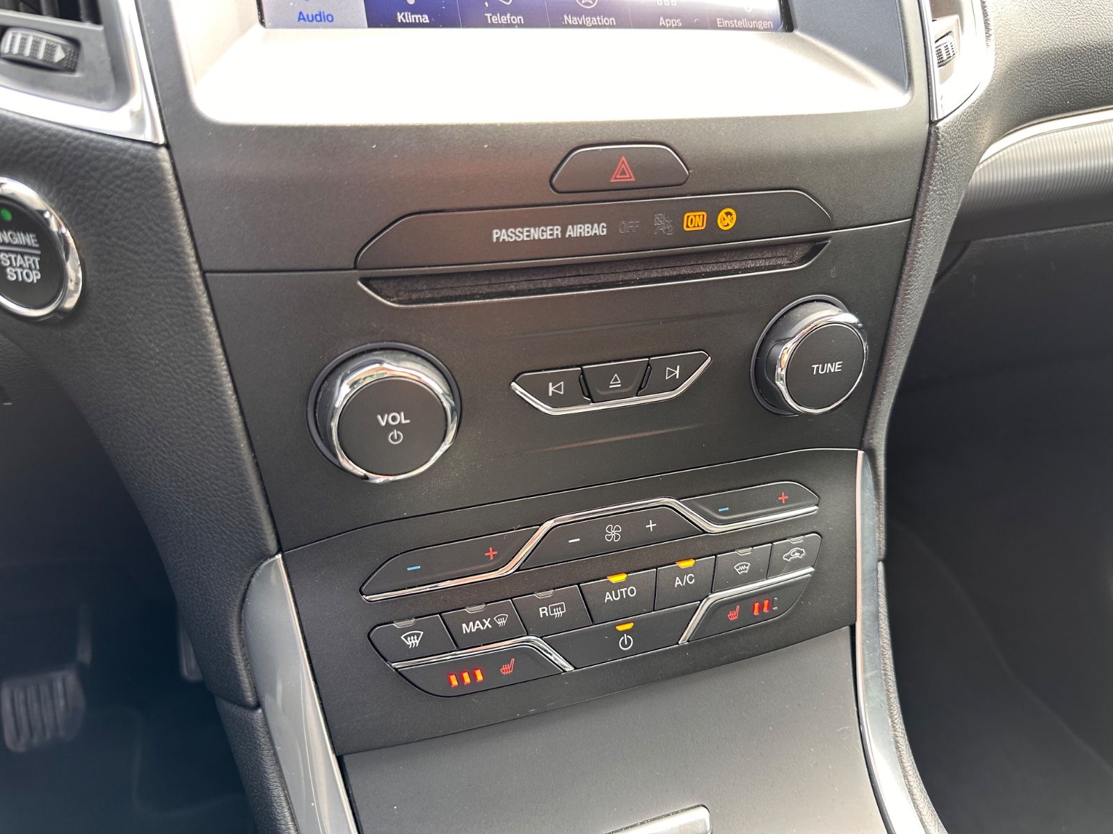 Fahrzeugabbildung Ford S-Max 1.5 EB Titanium 7-Sitz/LED/KeyFree/RFK/PDC