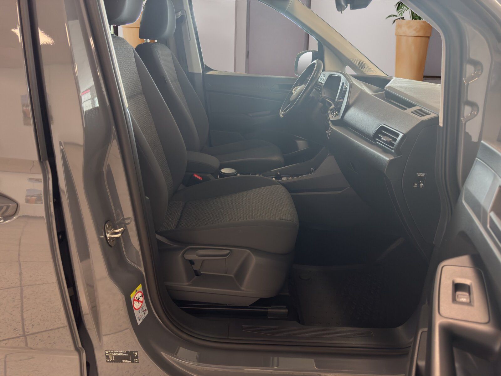 Fahrzeugabbildung Volkswagen Caddy Maxi California 2.0 TDI DSG APP AHK Kamera