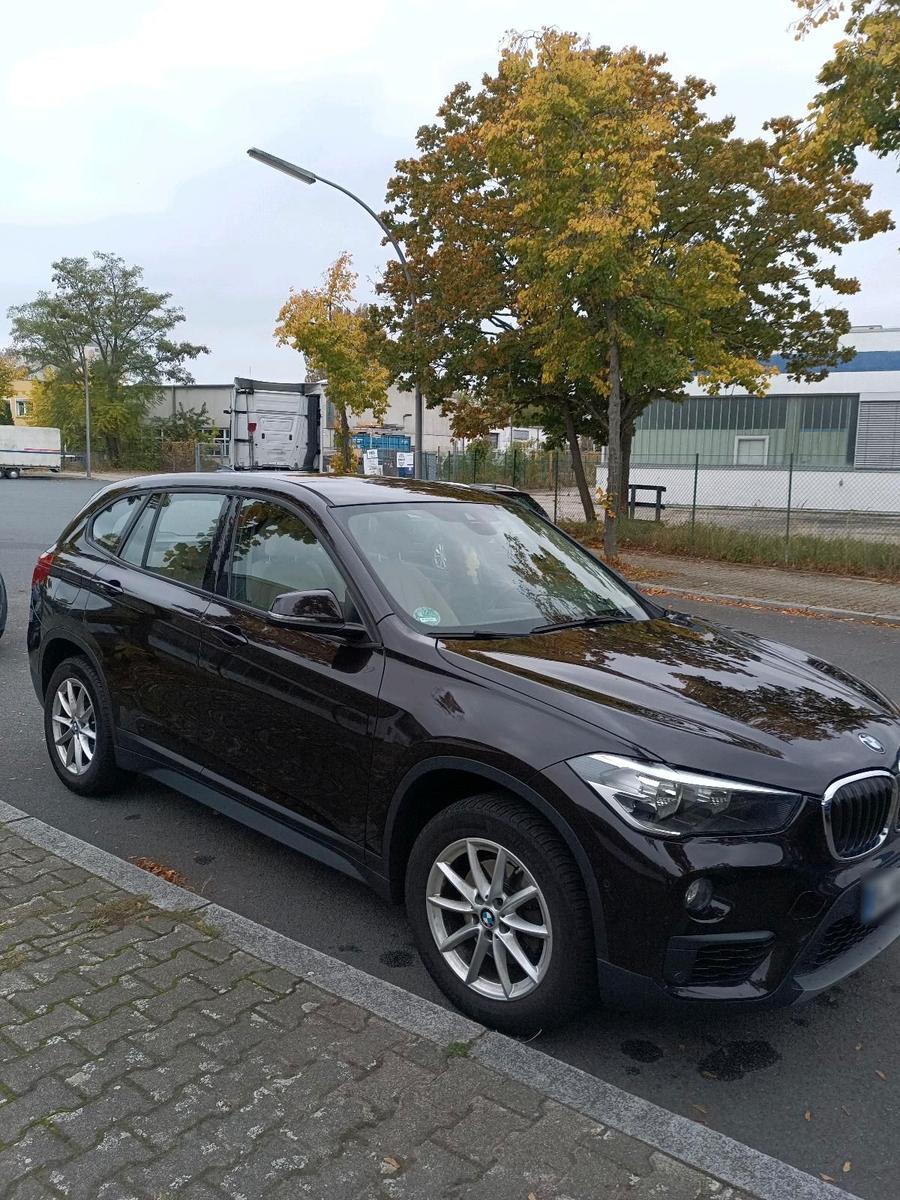BMW iX1
