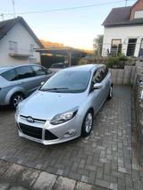 Ford-Focus Turnier, Titanium Ausstattung - Ford Focus aus 2012: For