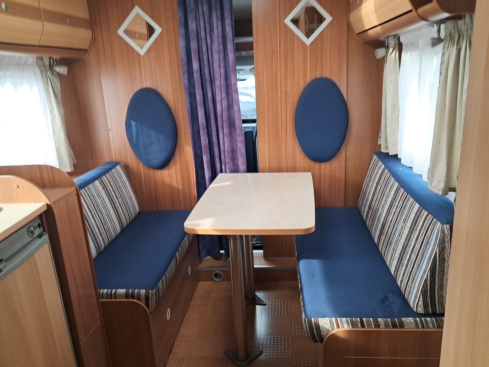 Fahrzeugabbildung Carado T 345 Fahrradträger,Radio,Heckbad