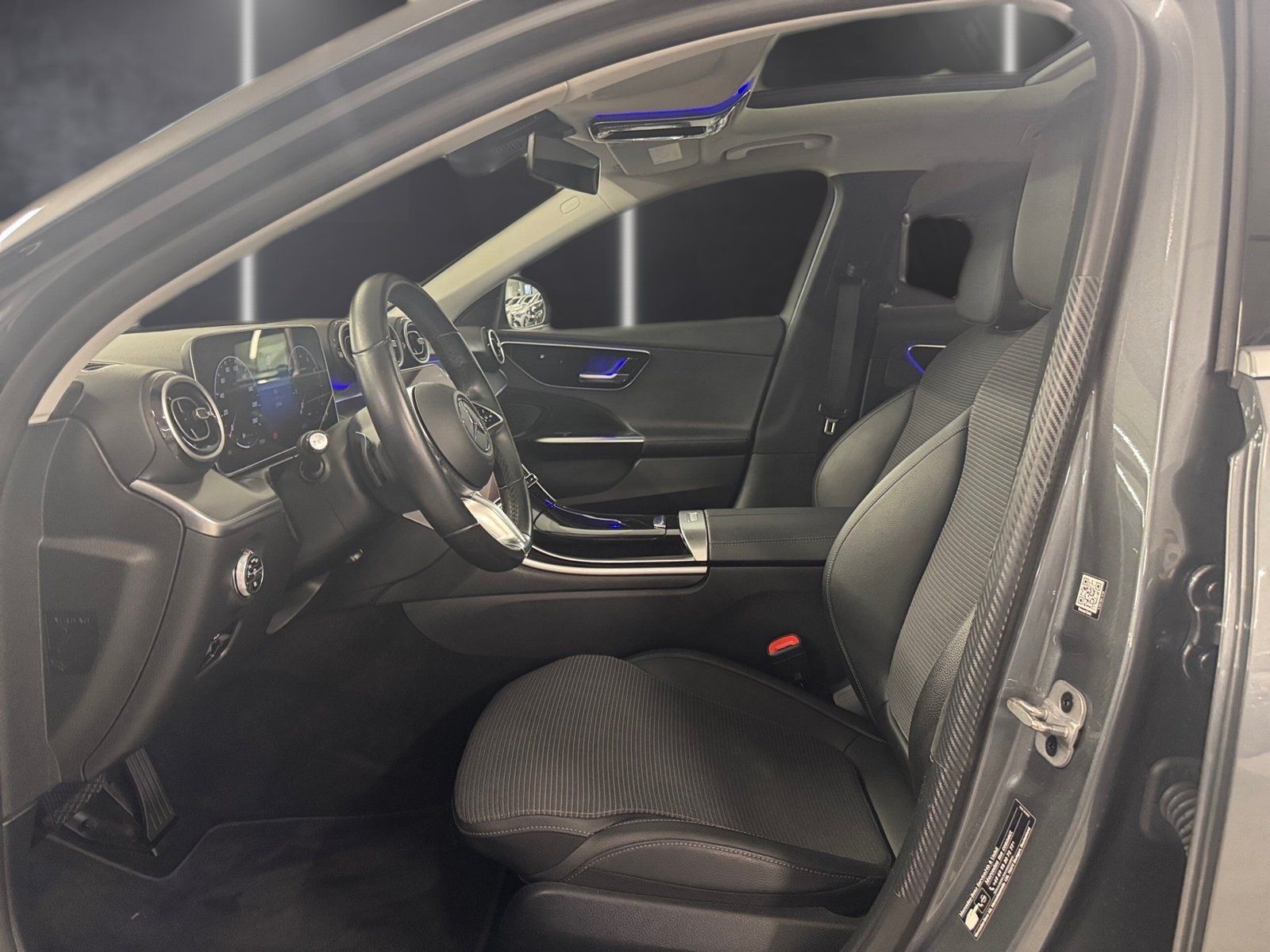 Fahrzeugabbildung Mercedes-Benz C 200 T Avantgarde*Pano*Totwin*LED*Kamera*CarPl*