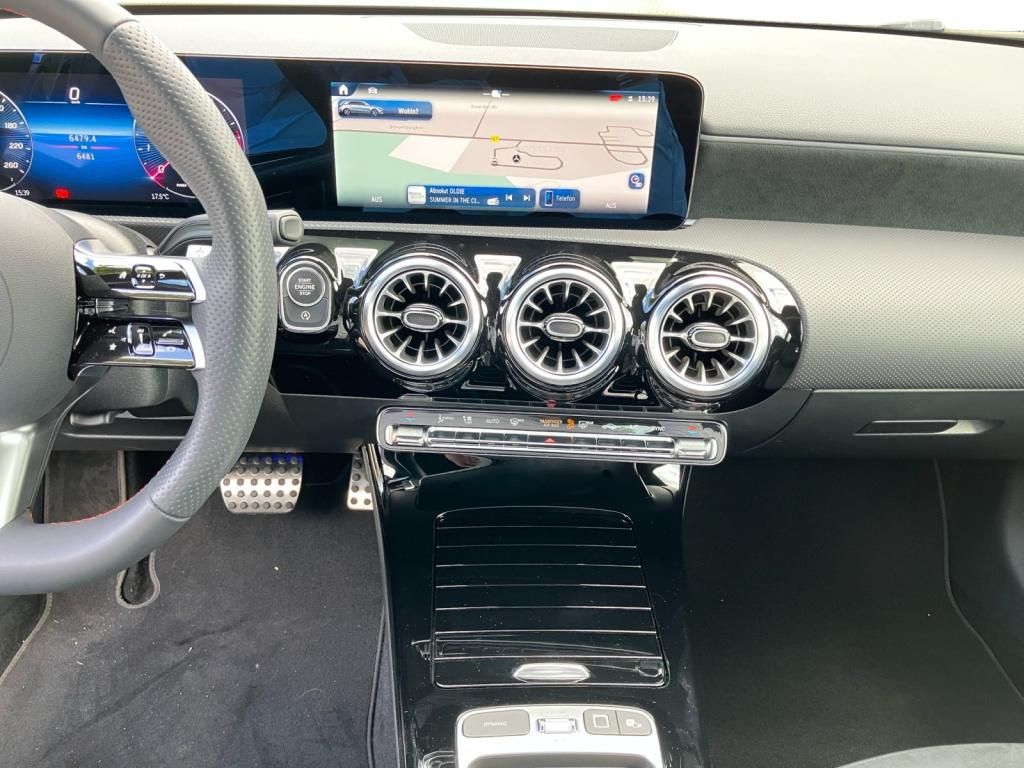 Fahrzeugabbildung Mercedes-Benz A 200 AMG Line AMG*LED*SpurH*PDC*RFK*AHK