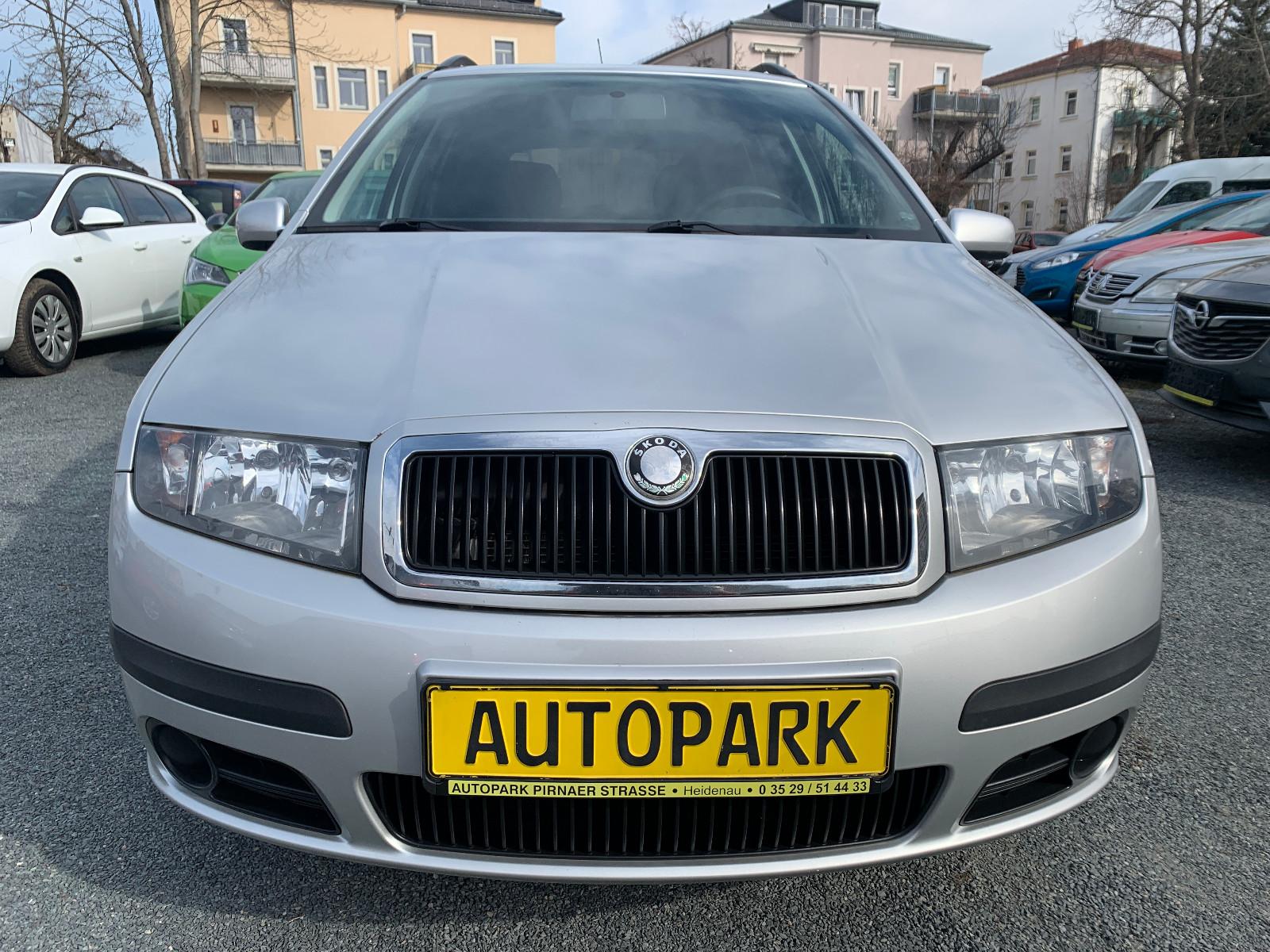 Skoda Fabia 2007 — вигляд ззаду