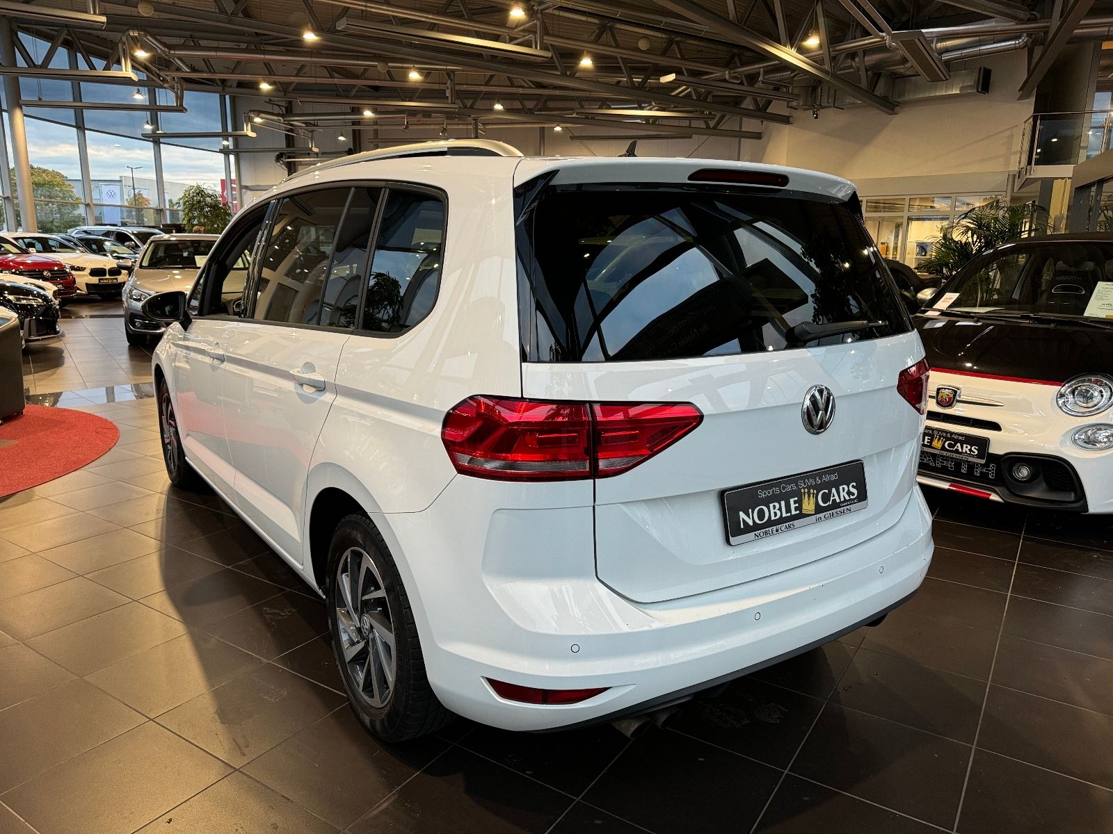 Fahrzeugabbildung Volkswagen Touran Sound PANO AHK ACC NAV SHZ ALU