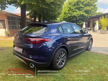 Alfa-Romeo Stelvio - 6