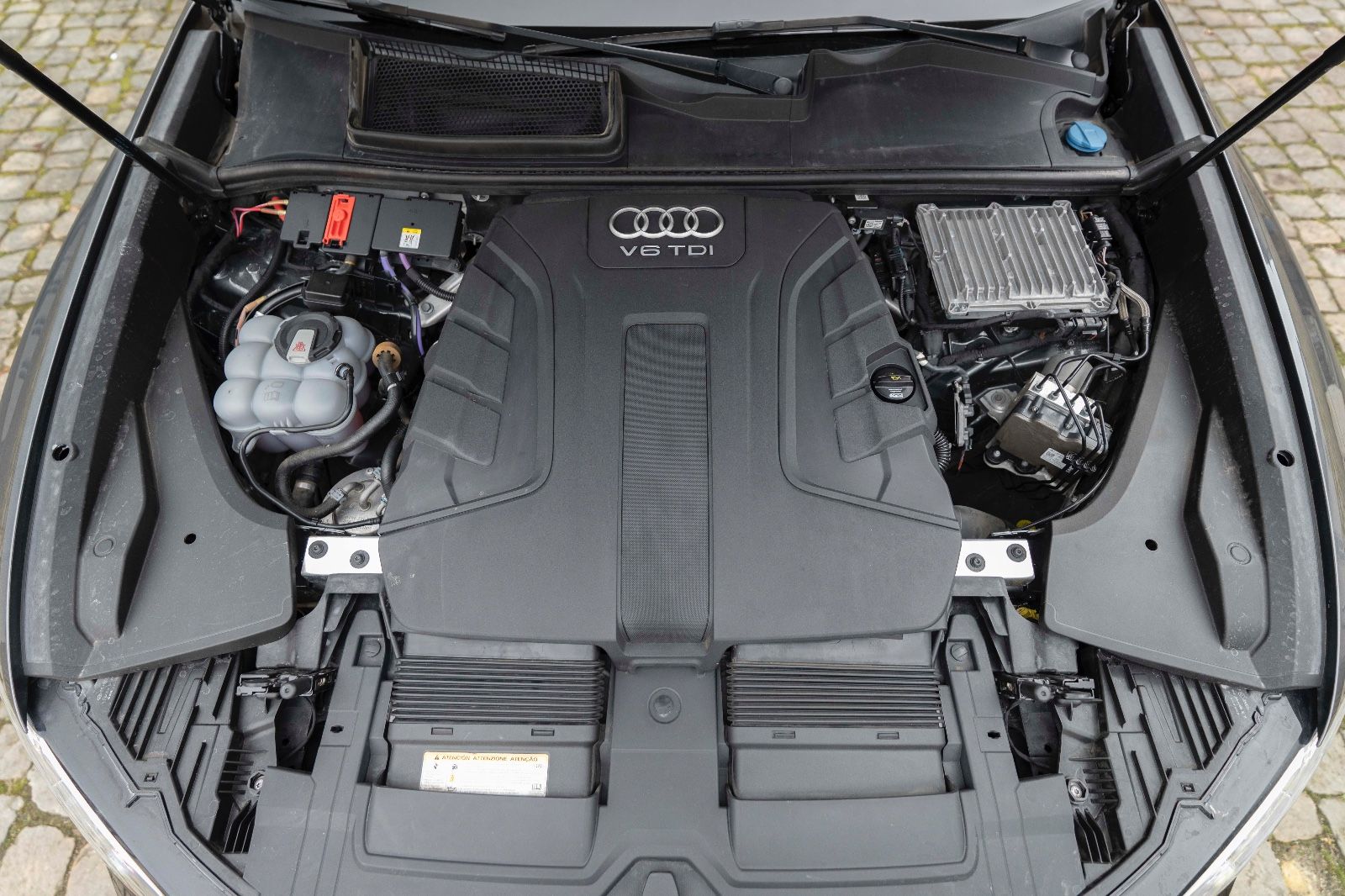 Fahrzeugabbildung Audi Q8 50 TDI quattro S-LINE TOTW DSP MATRIX PDC