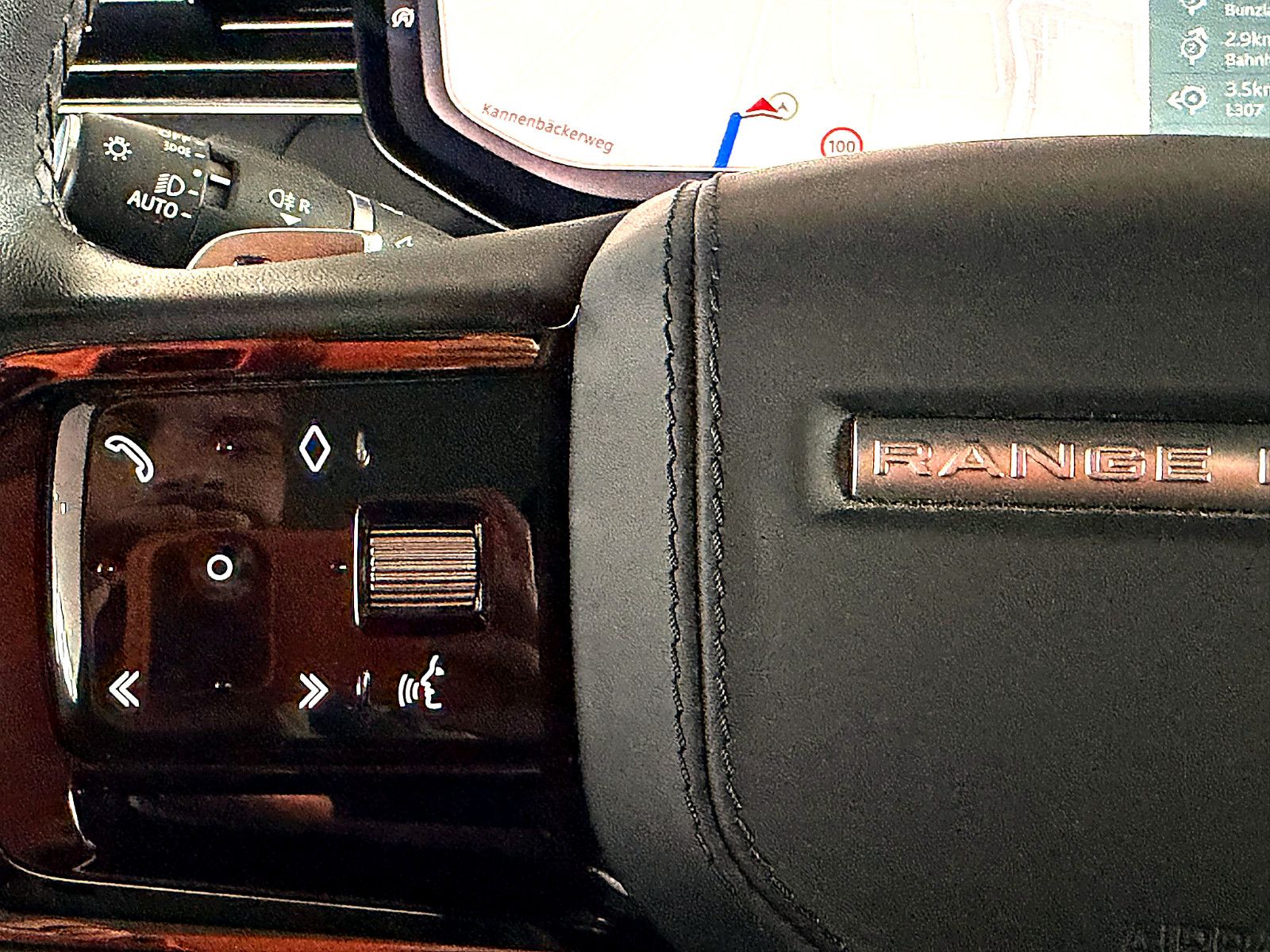 Fahrzeugabbildung Land Rover Range Rover Sport Dynamic SE/PANO/3D''KAMER/MERI
