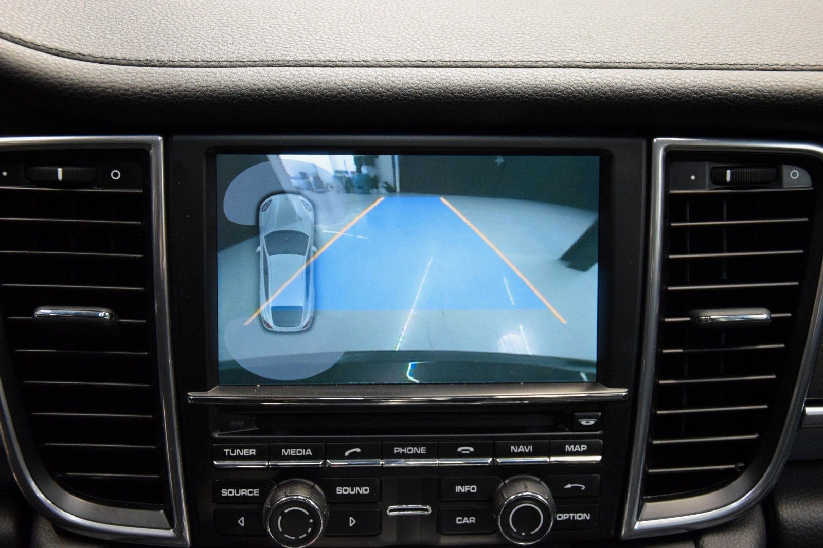 Fahrzeugabbildung Porsche Panamera Diesel ACC Bi-Xenon Kamera Sp.Chrono