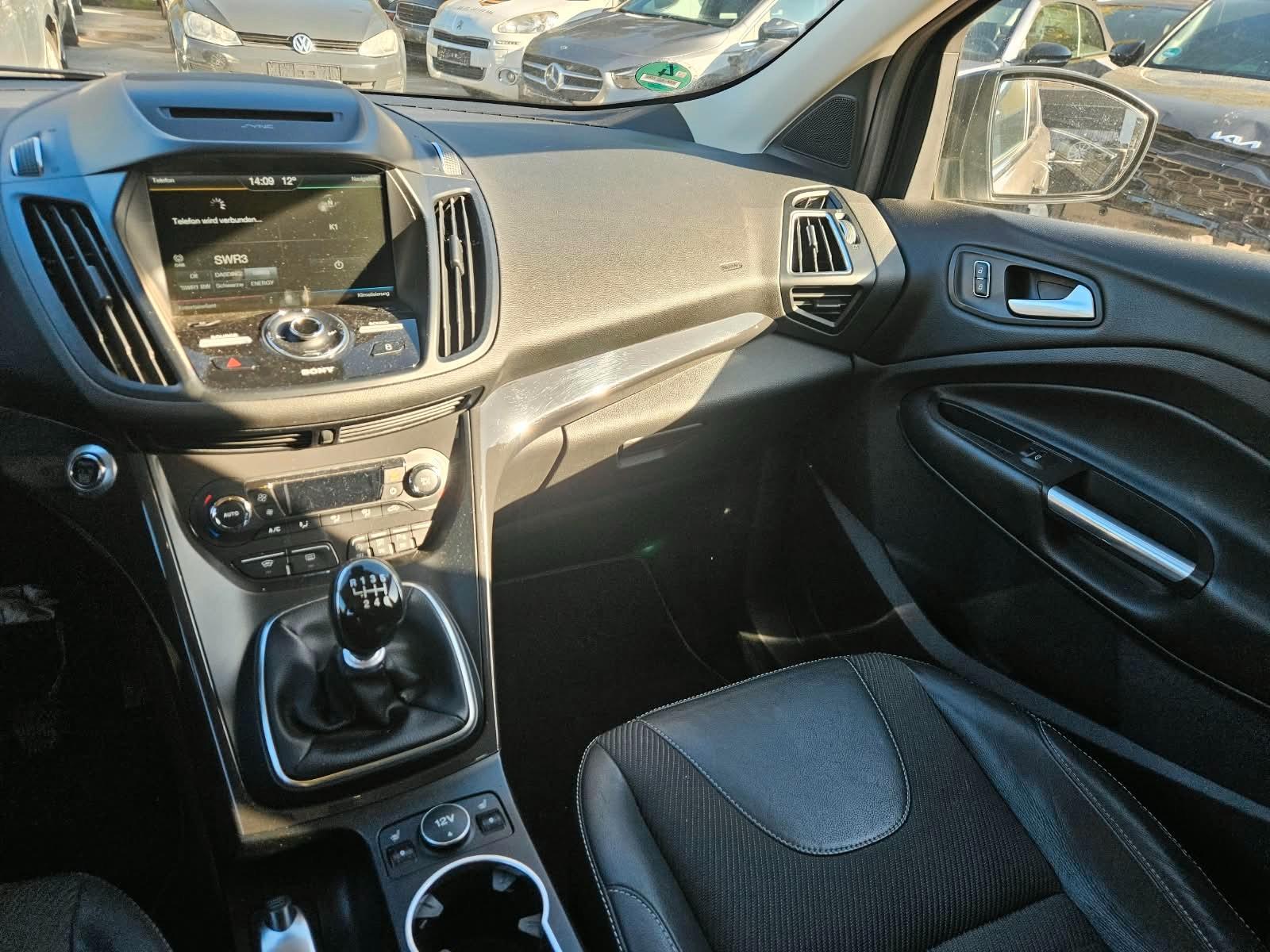 Ford Kuga 2015 — фото 12