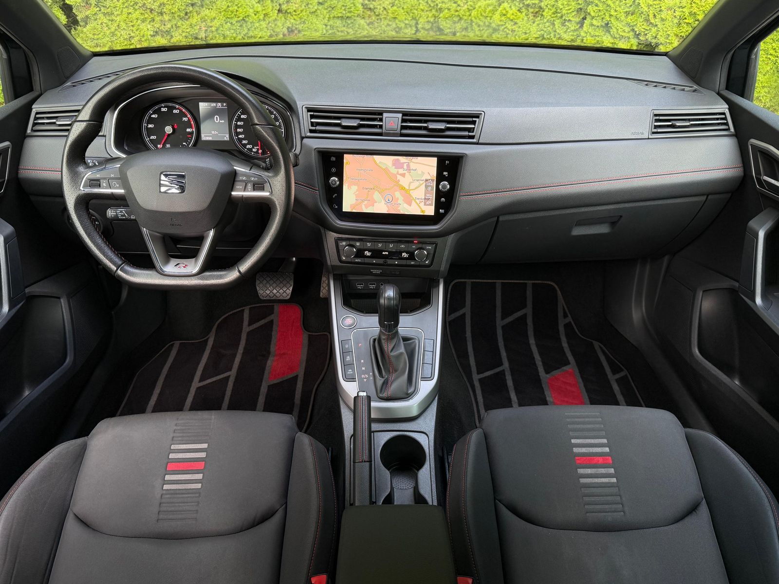 Fahrzeugabbildung SEAT Arona 1.0 TSI DSG FR LINE LED+NAV+AHK+ACC+SHZ+