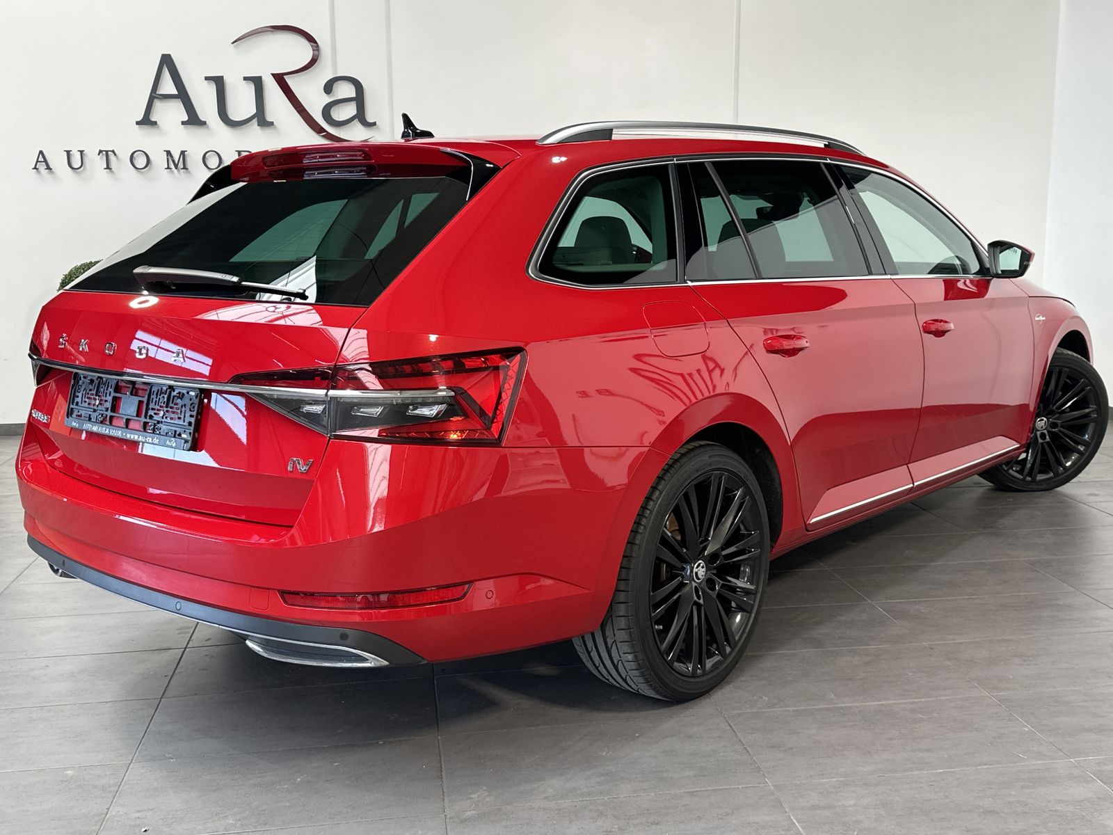 Fahrzeugabbildung SKODA Superb Combi iV 1.4 TSI L&K NAV+LED+PANO+19ZO+VC