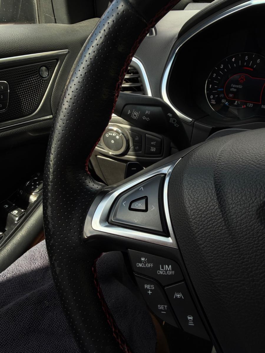 Ford Edge 2,0 l EcoBlue Bi-Turbo 4x4 ST-LINE Auto...