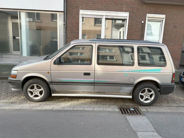 Chrysler Oldtimer 30 Jahre TÜV bis 05.2026 Benziner 