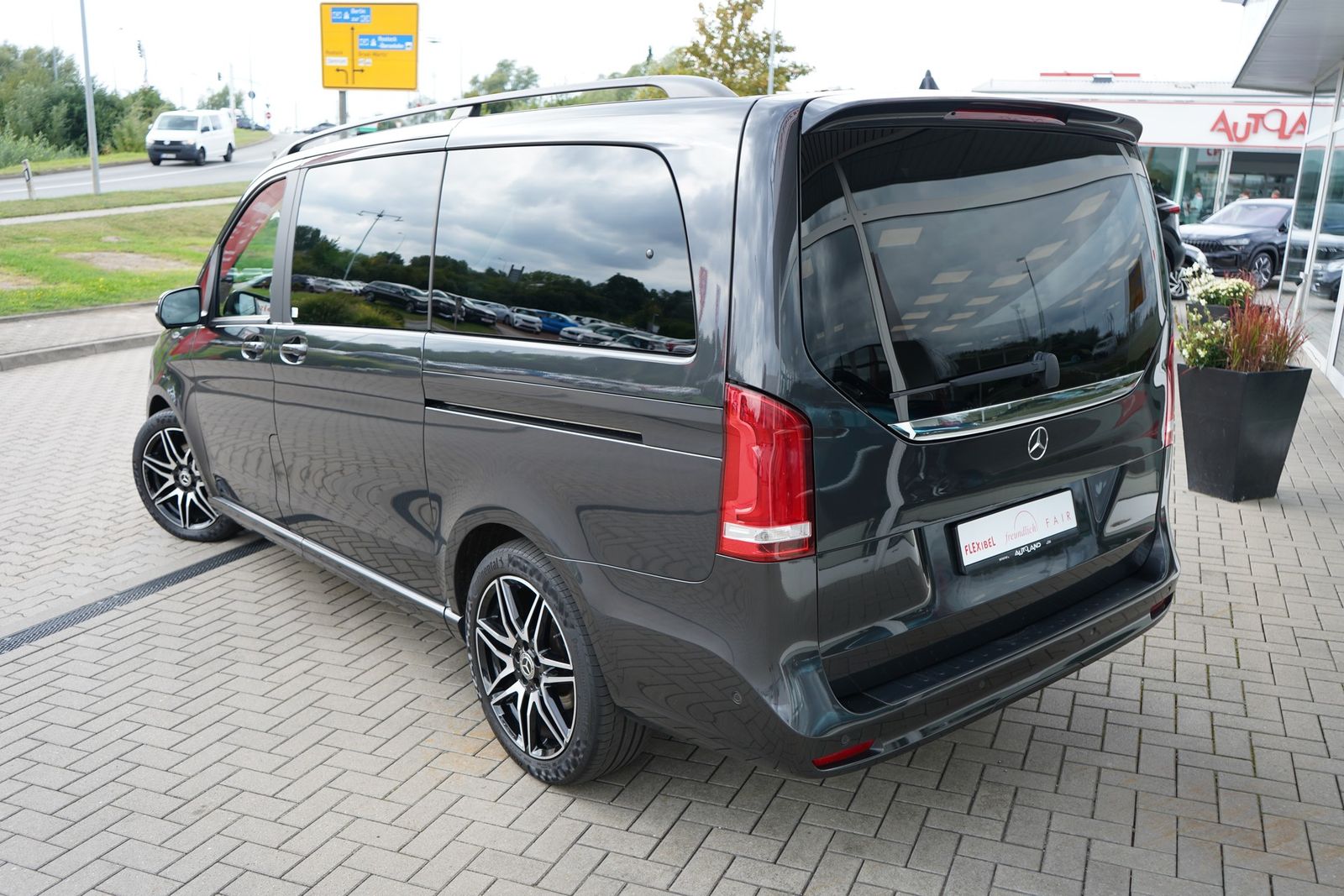 Mercedes-Benz V250d AMG Line lang Standheizung Burmester LED foto 4
