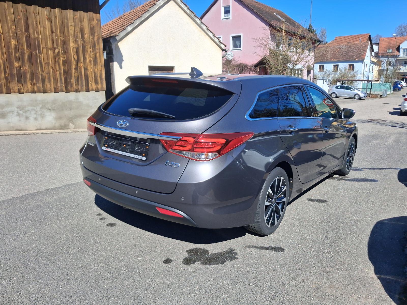 Hyundai i40 cw 1,6 blue Space  NAVI+AHK+KAMERA