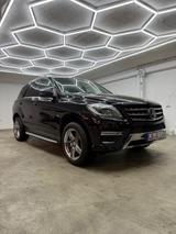 Mercedes-Benz ML 350 BlueTEC 4MATIC -Panoramadach -AMG - Mercedes-Benz ML 350 in Stuttgart