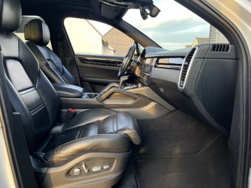 Porsche Cayenne - 7