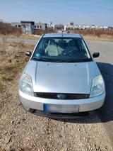 Ford Fiesta 1,4 Ghia Automatik - Ford Fiesta aus 2003: Ghia