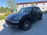 Porsche Cayenne S E-Hybrid Platinum Edition - Porsche Cayenne mit Hybrid-Antrieb: Geländewagen
