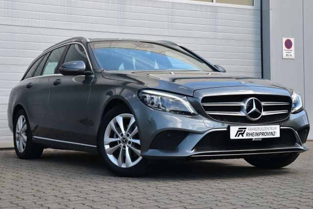 MERCEDES-BENZ C 180 CGI 9G LED/Panorama/Kamera/Navi/Sitzheiz.