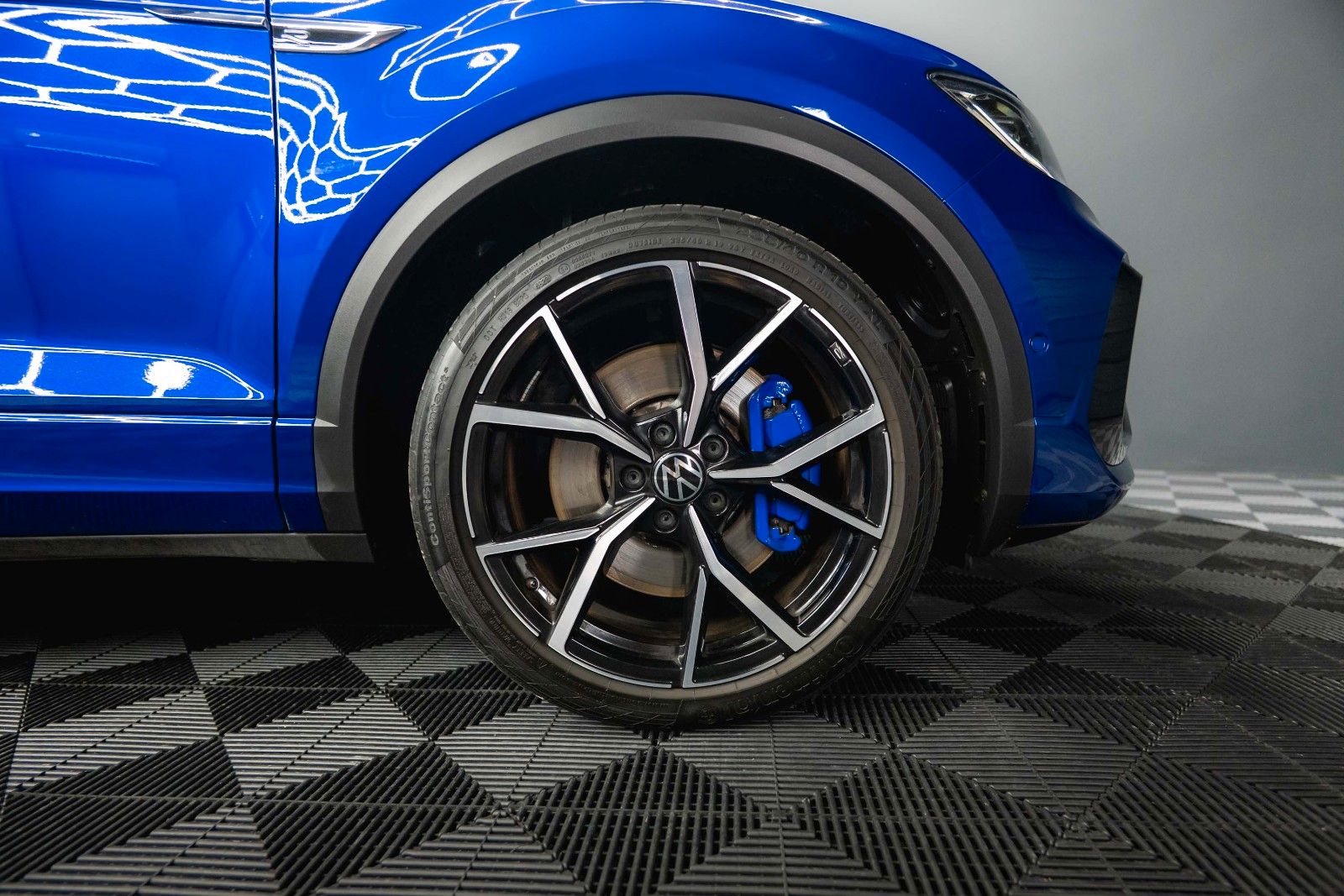 Fahrzeugabbildung Volkswagen T-Roc R 4Motion Black Design *ACC*Matrix*DAB+*