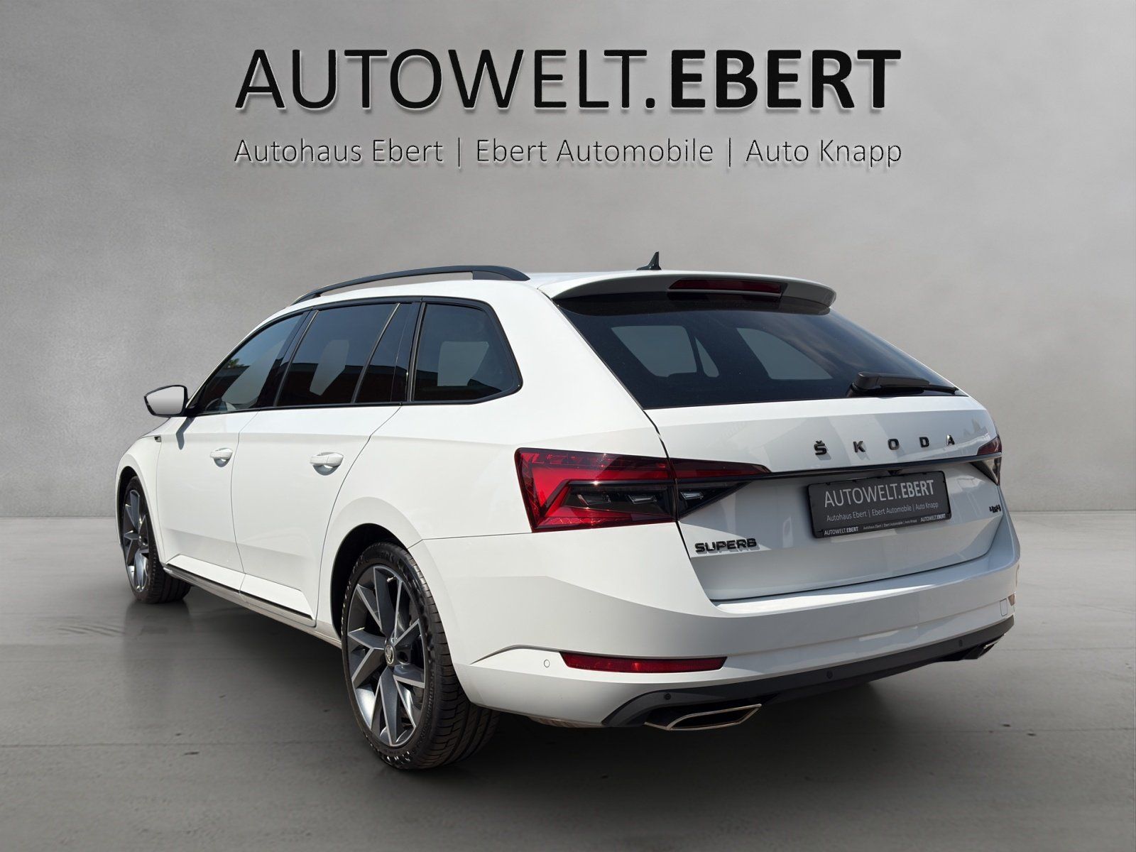 Fahrzeugabbildung SKODA Superb Combi 2.0 TSI Sportline 4x4/AHK/PANO/360°