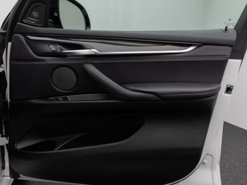 Fahrzeugabbildung BMW X5 xDr 30d M Sport Pano HUD H/K AHK Comfort 20'