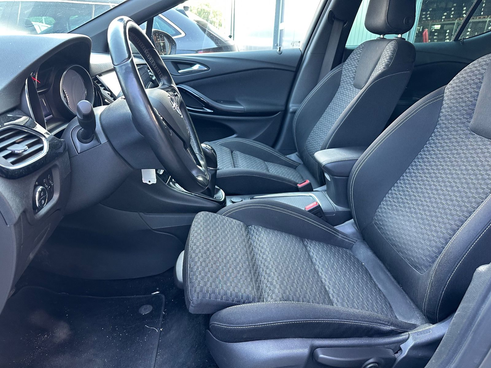 Fahrzeugabbildung Opel Astra 1.4 Turbo NAV+KAM+SHZ+PDC+KLIMA+TEMPOMAT