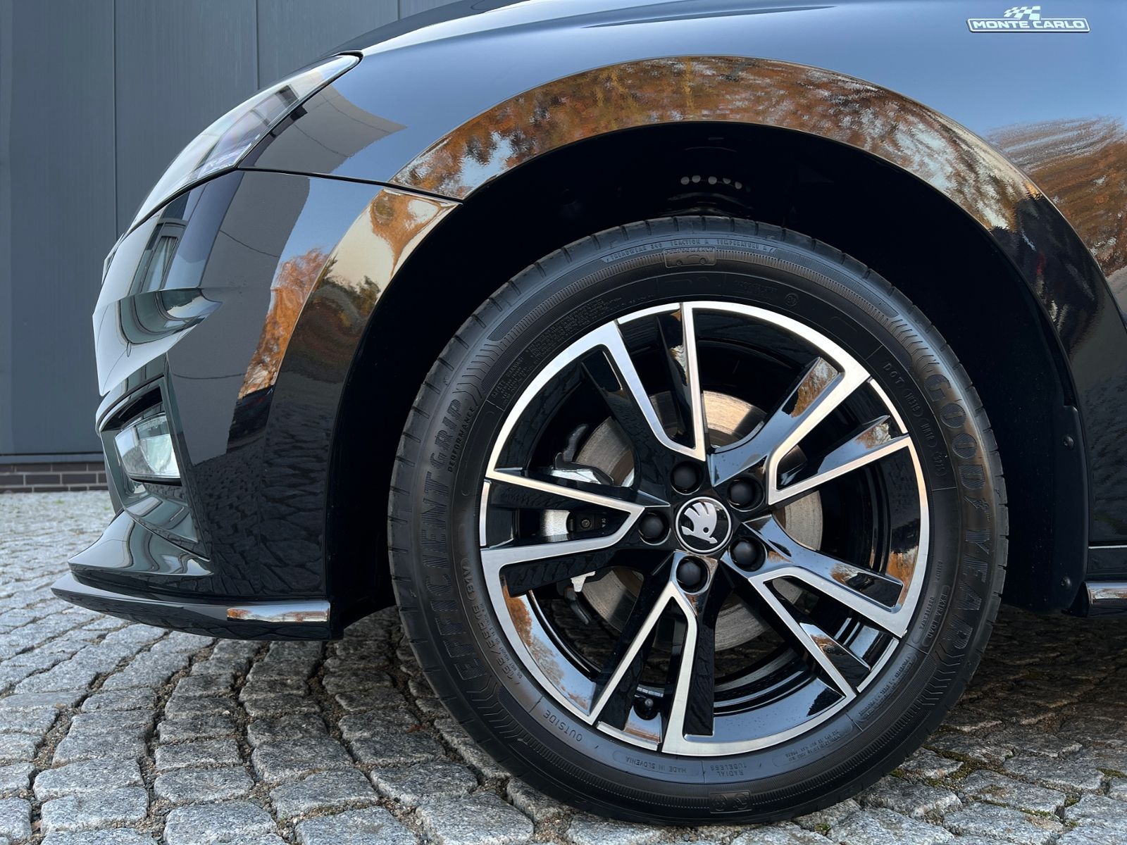 Fahrzeugabbildung SKODA Fabia Monte Carlo 1.0 TSI DSG *LED, SmartLink, K