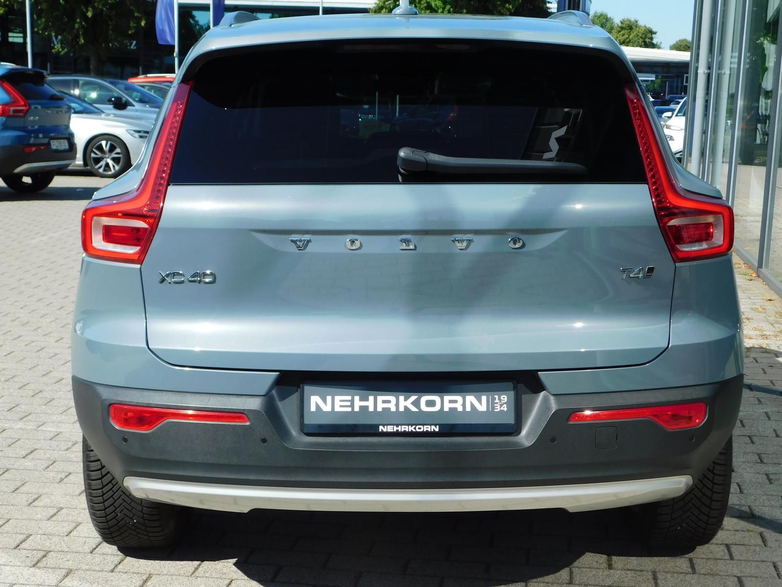 Fahrzeugabbildung Volvo XC40 T4 AWD Momentum Pro