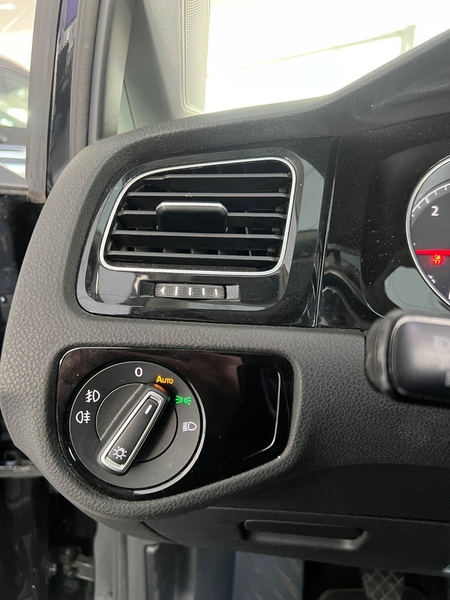 Fahrzeugabbildung Volkswagen Golf VII Lim. 2.0 TDI Highline BMT