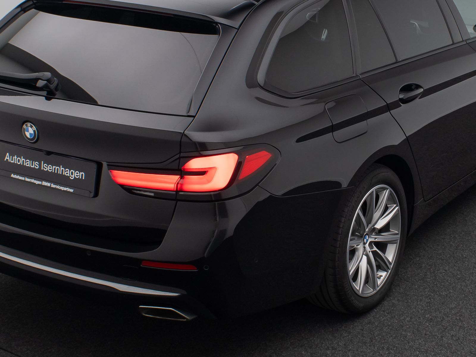 Fahrzeugabbildung BMW 530i xD Luxury Line DAB Kamera HiFi Sportstz 18"