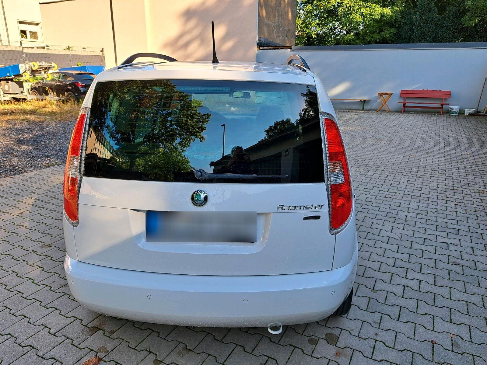 Skoda Roomster 2012 — photo 12