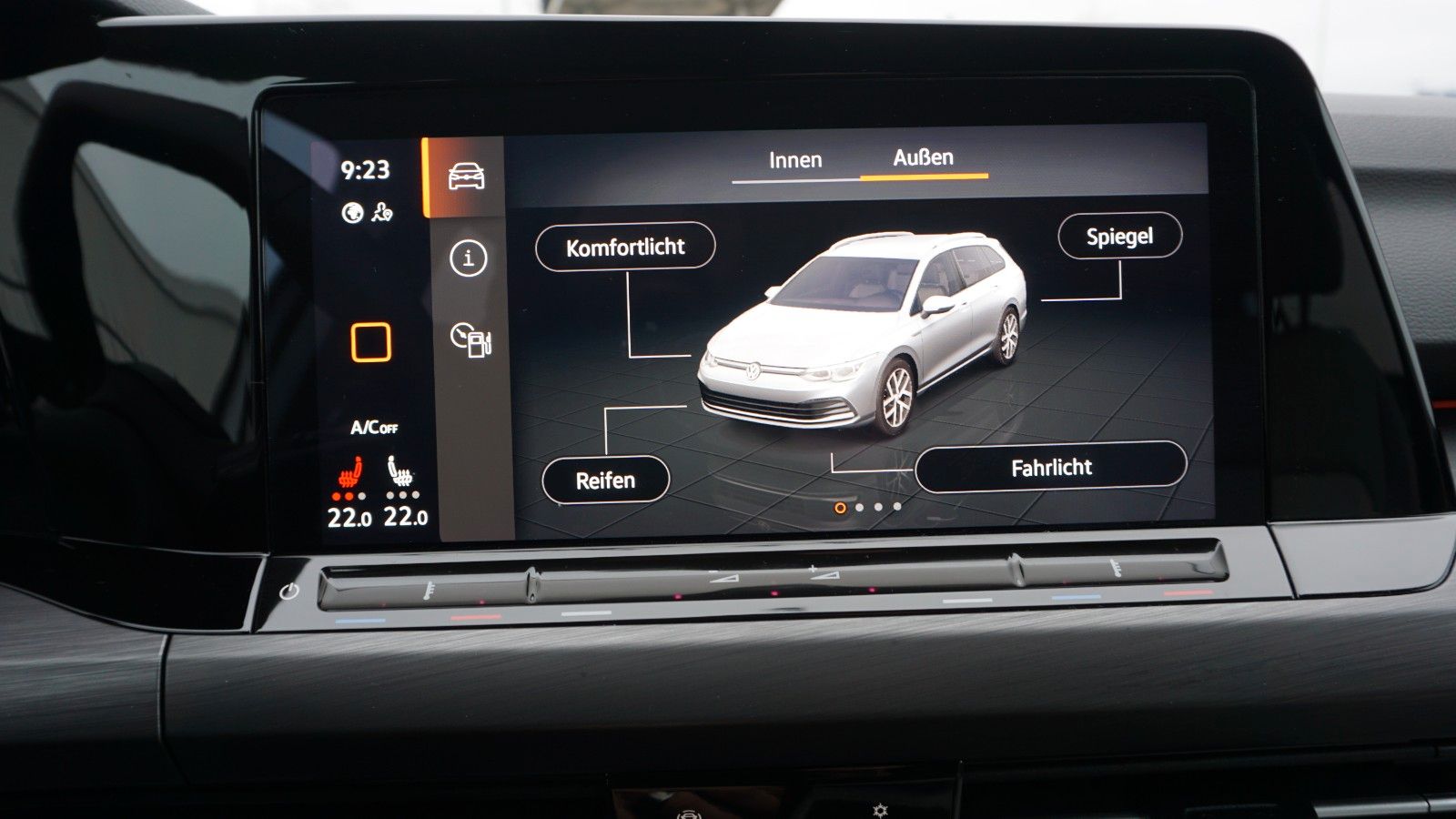 Fahrzeugabbildung Volkswagen Golf VIII Variant Style, Navi,LED,HUD,Kamera +WR