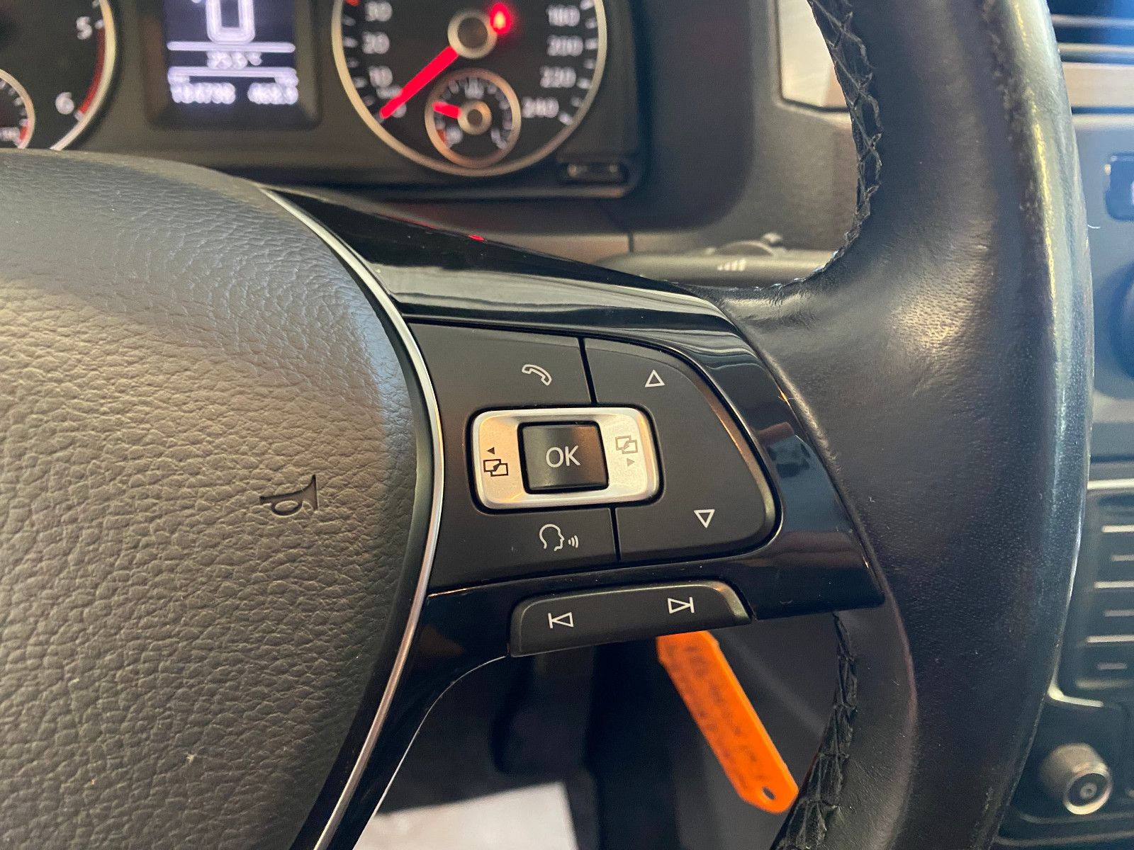 Fahrzeugabbildung Volkswagen Caddy 2.0 TDI Klimaautomatik PDC SHZ Tempomat