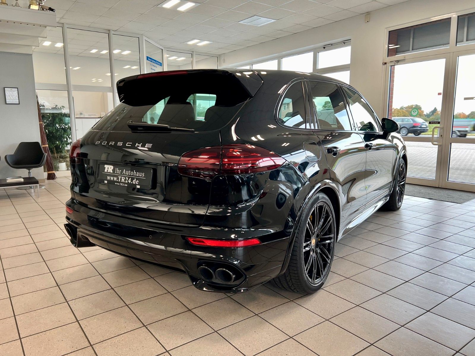 Fahrzeugabbildung Porsche Cayenne Turbo S SportDesign/Panorama/21Zoll