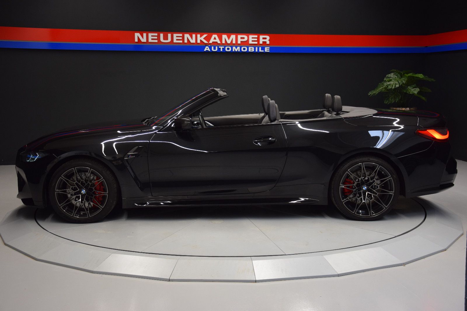 Fahrzeugabbildung BMW M4 Cabrio xDrive Competition ACC 360° H&k Leder