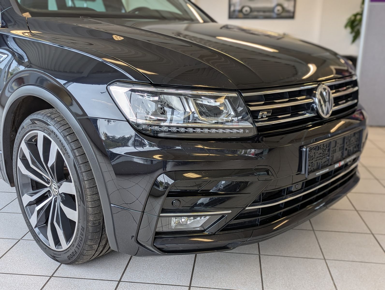 VW Tiguan 2.0 TDI DSG 4M 2x R-Line Pano HUD AHK 20" - Image 8