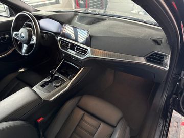 BMW 320i A