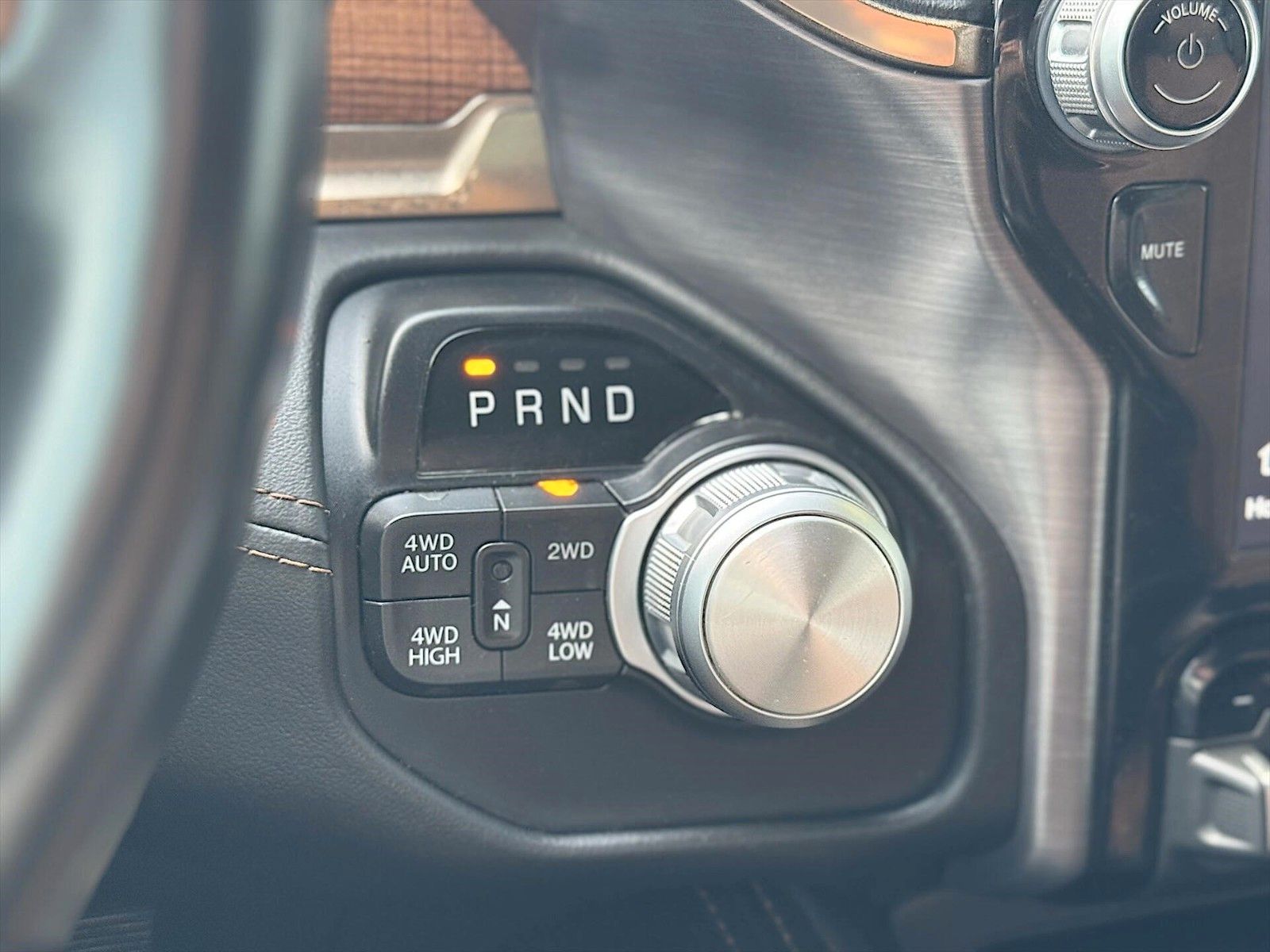 Fahrzeugabbildung Dodge RAM 5.7 V8 HEMI 4x4 LIMITED LONGHORN Edition LED