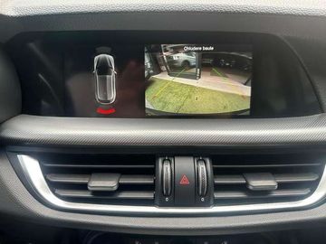 Alfa-Romeo Stelvio - 11