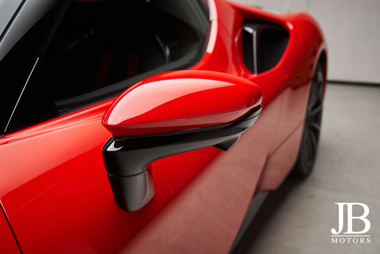 Fahrzeugabbildung Ferrari SF90 Stradale Full Carbon Lift Racing Seats JBL