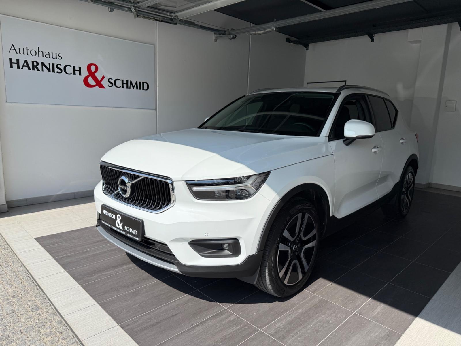 Volvo XC 40 Momentum Pro, ALLRAD, Winterpaket,