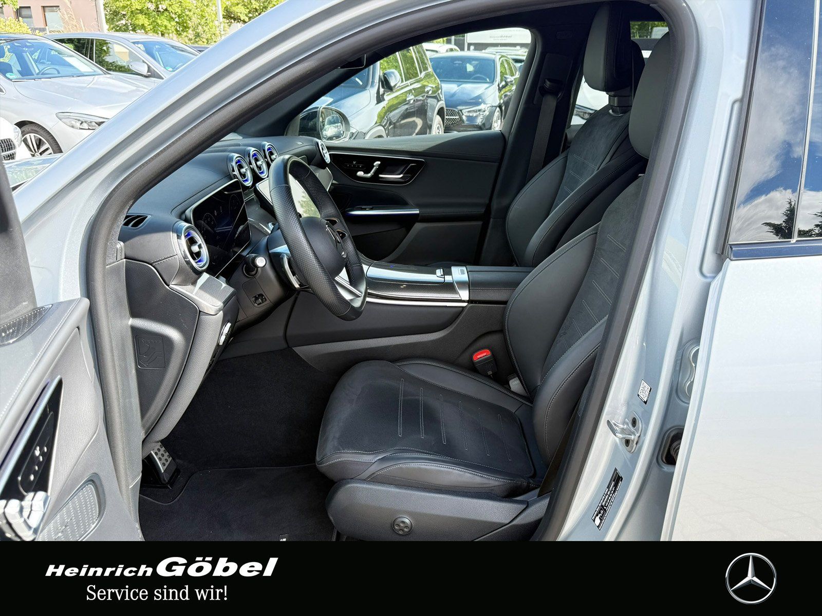 Fahrzeugabbildung Mercedes-Benz GLC 220 d 4M AMG*AHK*MEMORY*360°*DISTRONIC