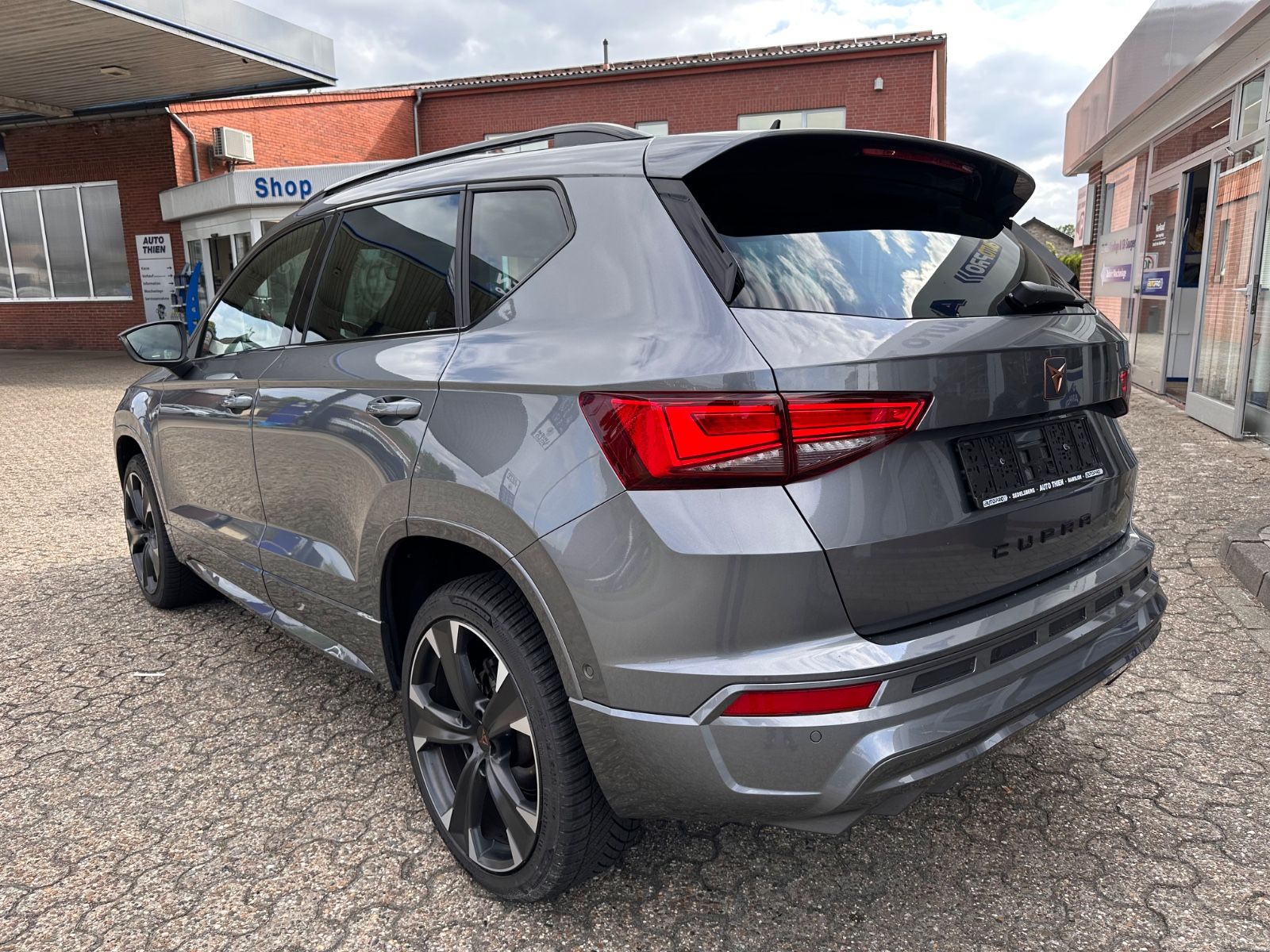Fahrzeugabbildung CUPRA Ateca 1.5 TSI DSG Pano/ACC/Navi/LED/SHZG/Travel