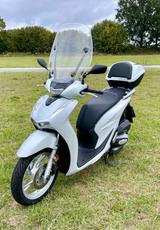 Honda SH150i mit Topcase  - HONDA SH 150I
