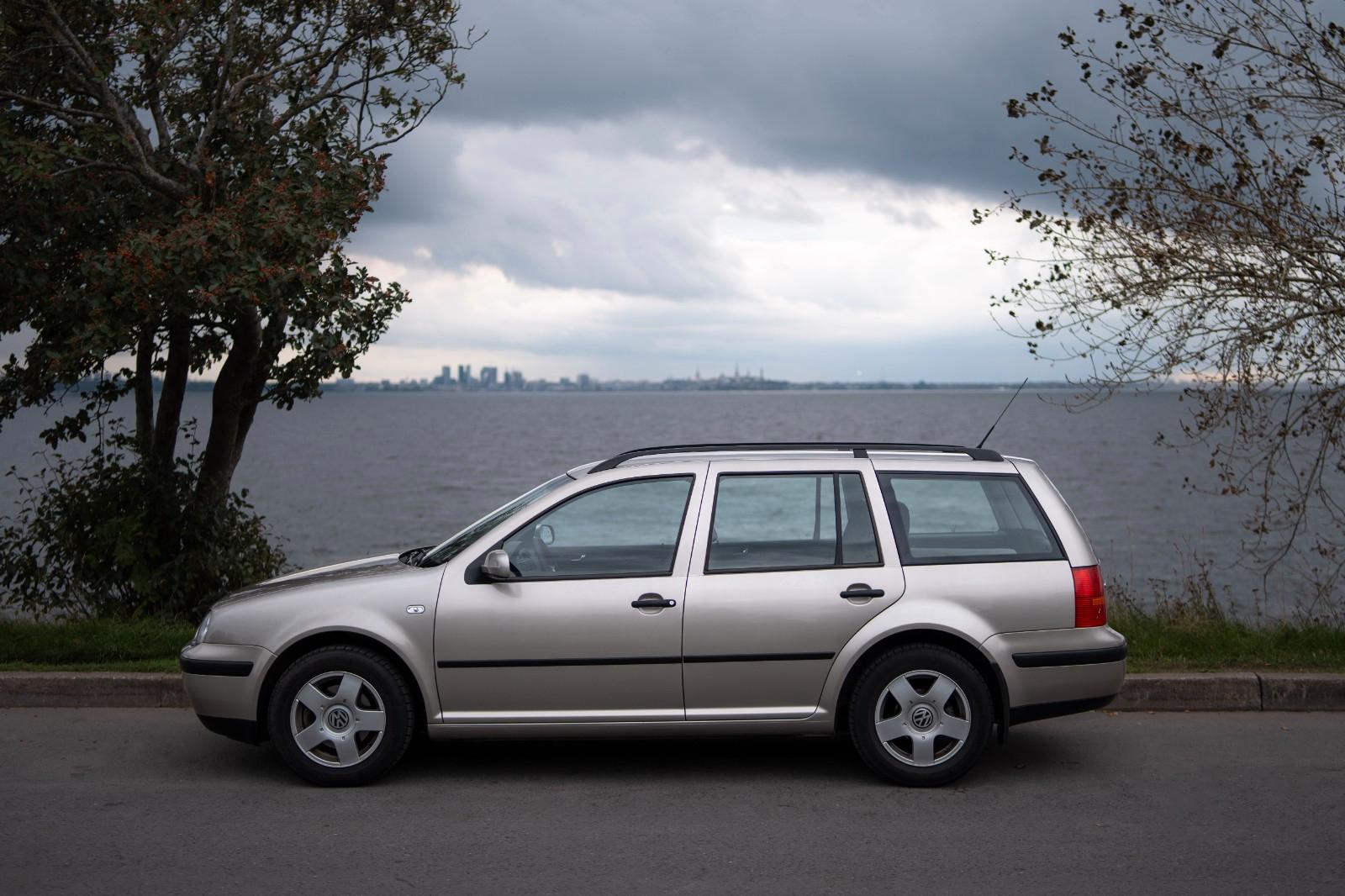 Volkswagen Golf 2005 — салон