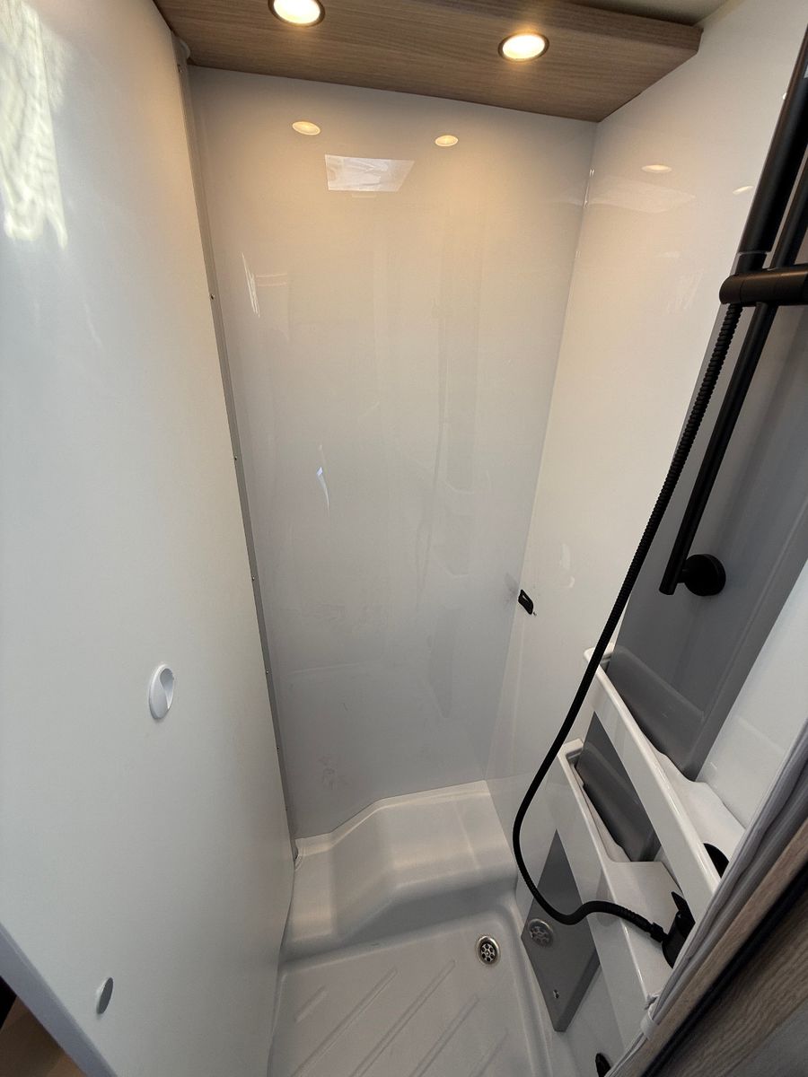 Fahrzeugabbildung Bürstner Lyseo Time Skyline 726G - Sie sparen 11.989€