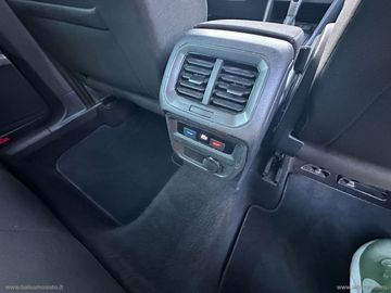 Volkswagen Tiguan - 12